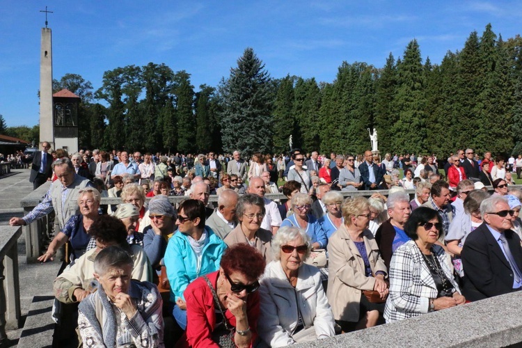 Odpust w opactwie cystersów w Mogile ku czci Podwyższenia Krzyża Świętego