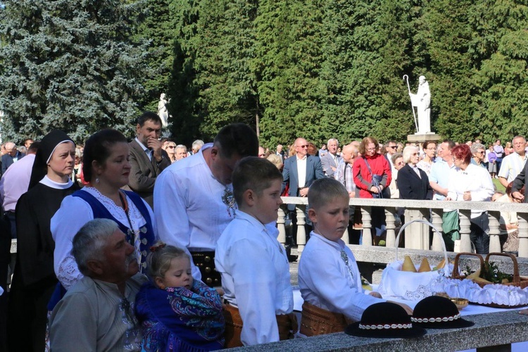 Odpust w opactwie cystersów w Mogile ku czci Podwyższenia Krzyża Świętego