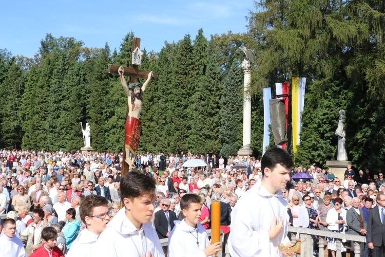 Odpust w opactwie cystersów w Mogile ku czci Podwyższenia Krzyża Świętego