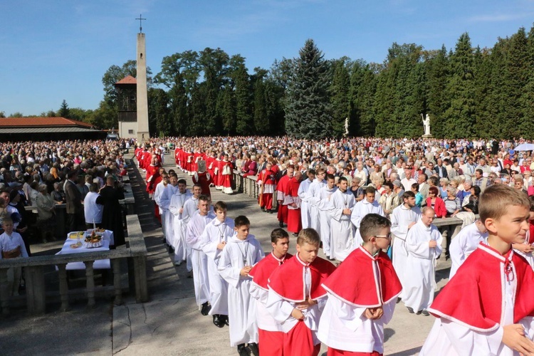 Odpust w opactwie cystersów w Mogile ku czci Podwyższenia Krzyża Świętego