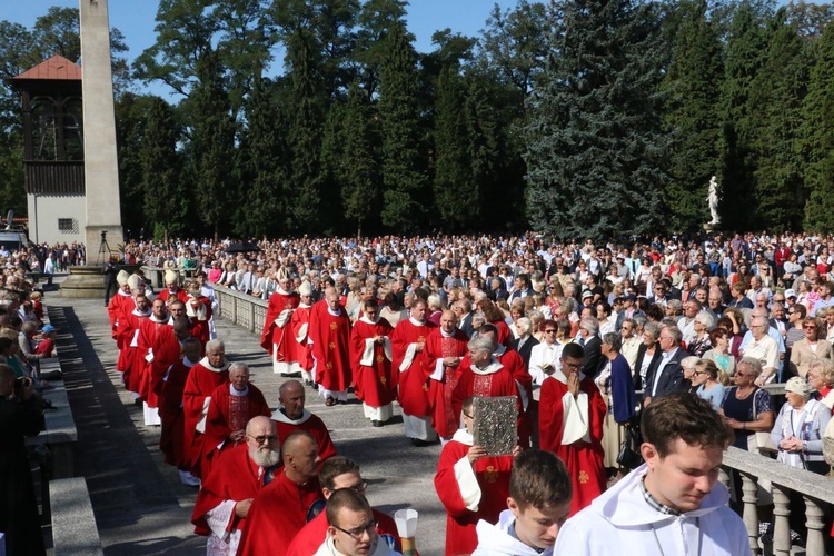 Odpust w opactwie cystersów w Mogile ku czci Podwyższenia Krzyża Świętego