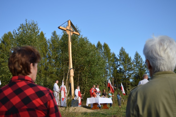 Muszyna-Folwark. Polska pod Krzyżem