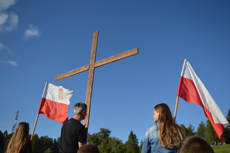 Muszyna-Folwark. Polska pod Krzyżem