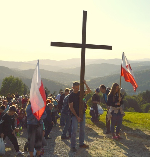 Muszyna-Folwark. Polska pod Krzyżem