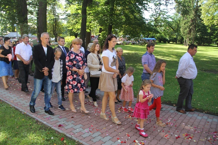 Wprowadzenie relikwii błogosławionych męczenników z Pariacoto do Wielkiej Wsi