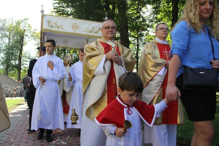 Wprowadzenie relikwii błogosławionych męczenników z Pariacoto do Wielkiej Wsi