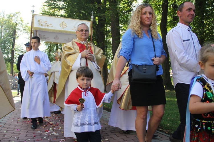 Wprowadzenie relikwii błogosławionych męczenników z Pariacoto do Wielkiej Wsi