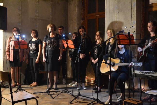 Pysznica, plebania. Koncert pieśni patriotycznych.