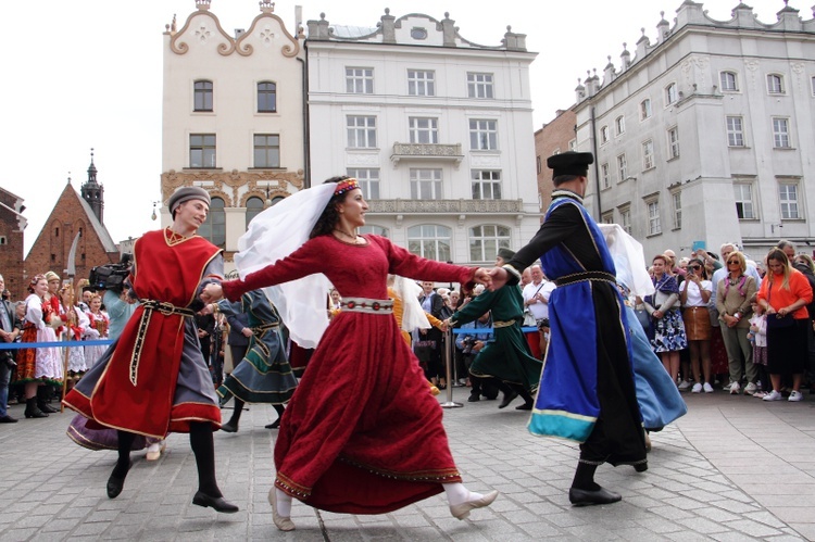 Przekazanie repliki mongolskiej strzały przez Paolę Giacomini