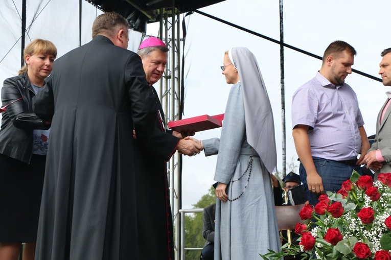 Poświęcenie kaplicy w Małkowicach i festyn Caritasu