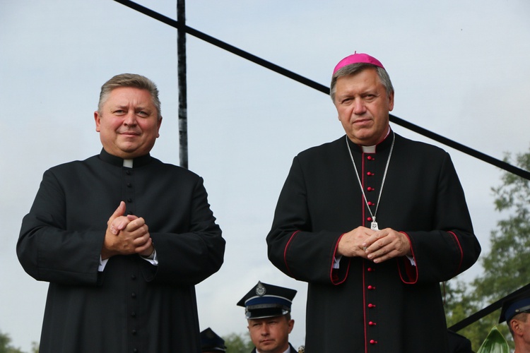 Poświęcenie kaplicy w Małkowicach i festyn Caritasu