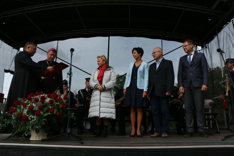 Poświęcenie kaplicy w Małkowicach i festyn Caritasu