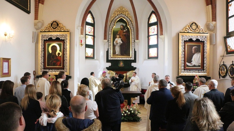 Poświęcenie kaplicy w Małkowicach i festyn Caritasu