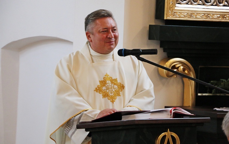 Poświęcenie kaplicy w Małkowicach i festyn Caritasu