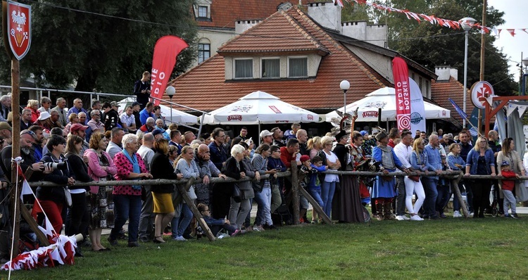 Pułtusk. VI Piknik z husarią (część I)