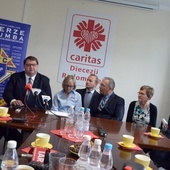 Przekazanie wózków odbyło się podczas specjalnie zorganizowanej konferencji prasowej w siedzibie Caritas Diecezji Radomskiej.