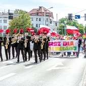 W tym roku zmieniła się nie tylko formuła zakończenia marszu, ale i jego termin. Organizatorzy chcieli rozpocząć „szkolenie” mamy i taty tuż po rozpoczęciu roku szkolnego.