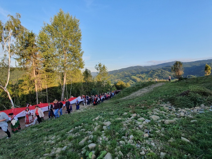 Ochotnica Dolna. Polska pod Krzyżem