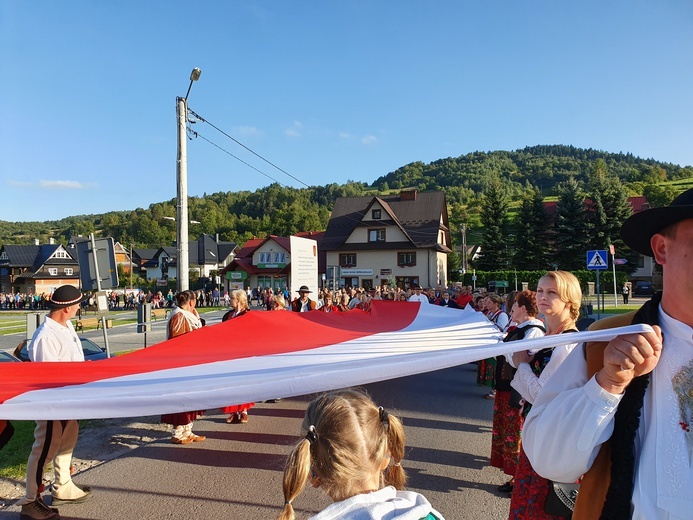 Ochotnica Dolna. Polska pod Krzyżem