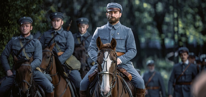 Borys Szyc stworzył bardzo dobrą kreację jako Józef Piłsudski.