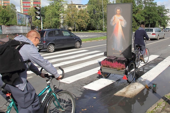 Niech Bóg nas zaskakuje. Wyruszyła Karawana Bożego Miłosierdzia