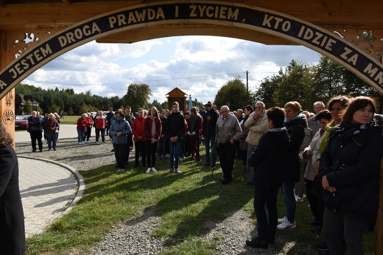 Droga Krzyżowa w Wał Rudzie