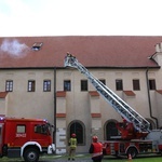 Ćwiczenia strażackie w klasztorze franciszkanów w Krakowie