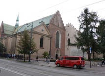 Ćwiczenia strażackie w klasztorze franciszkanów w Krakowie