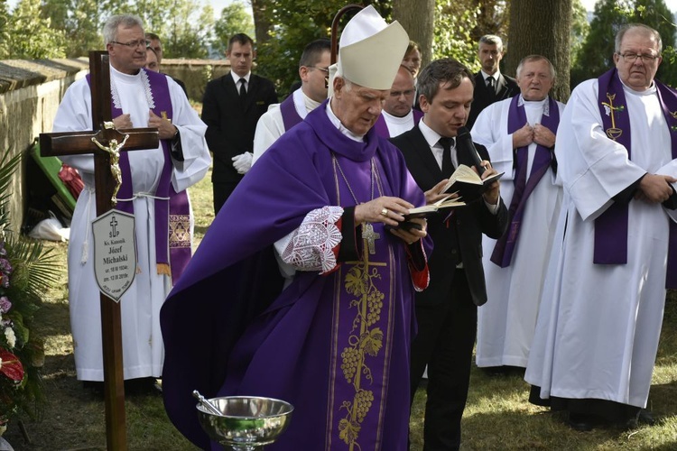 Uroczystości pogrzebowe ks. Józefa Michalskiego w Wałbrzychu i w Budzowie