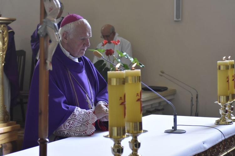 Uroczystości pogrzebowe ks. Józefa Michalskiego w Wałbrzychu i w Budzowie