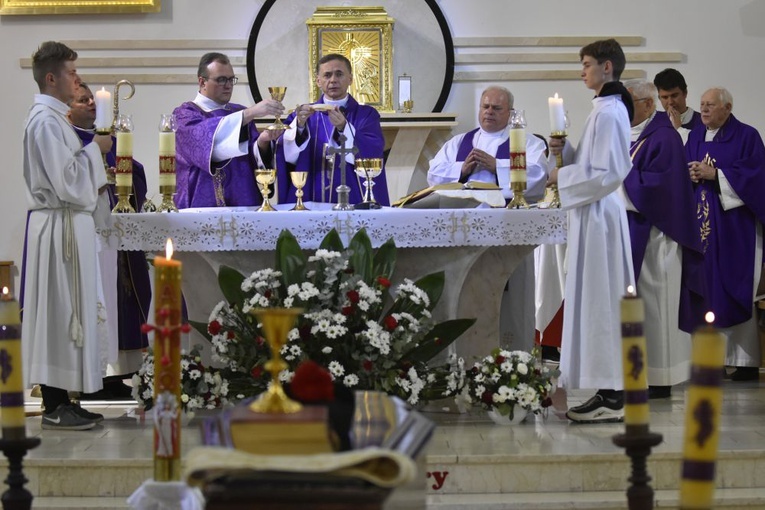 Uroczystości pogrzebowe ks. Józefa Michalskiego w Wałbrzychu i w Budzowie
