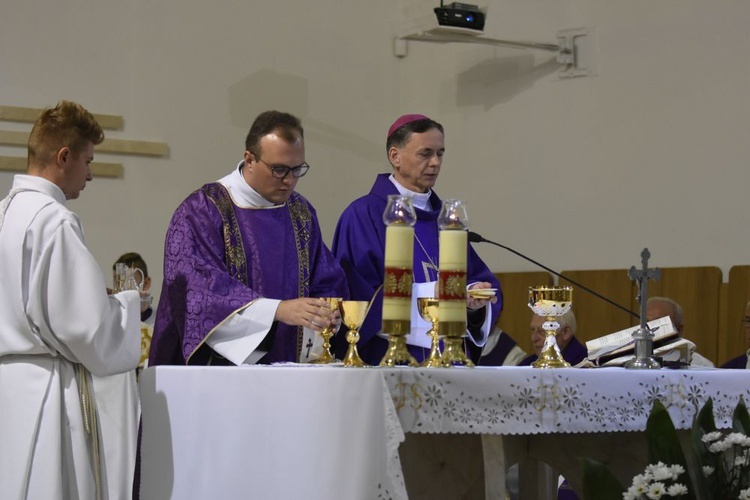 Uroczystości pogrzebowe ks. Józefa Michalskiego w Wałbrzychu i w Budzowie