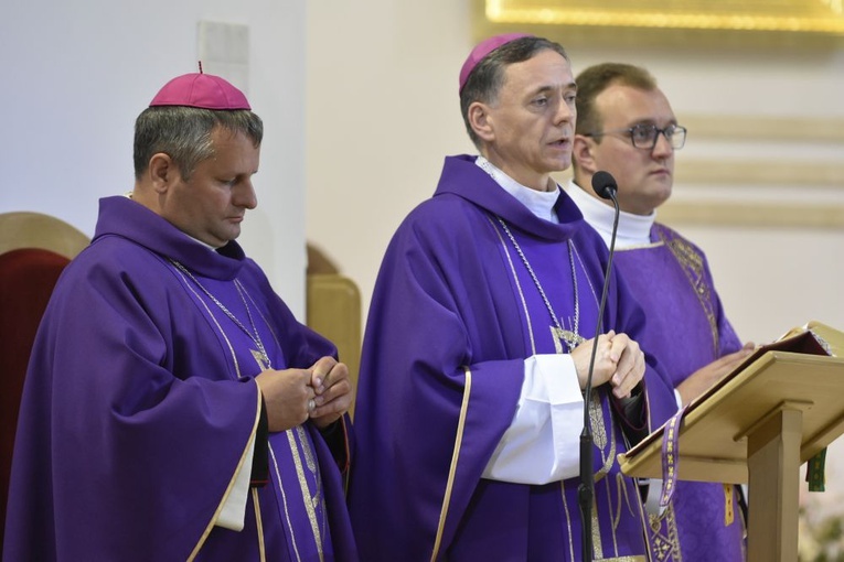 Uroczystości pogrzebowe ks. Józefa Michalskiego w Wałbrzychu i w Budzowie