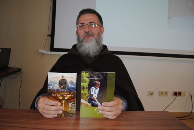 Stalowa Wola, Biblioteka Międzyuczelniana. Spotkanie z prof. dr. hab. o. Andrzejem Derdziukiem. 