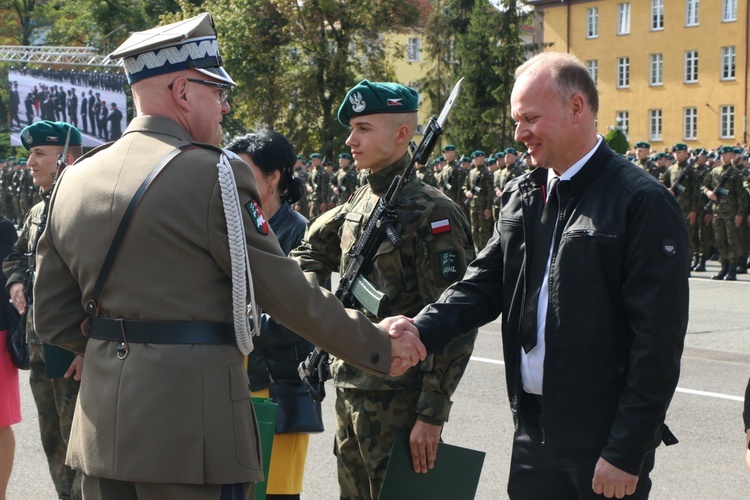 Przysięga wojskowa podchorążych Akademii Wojsk Lądowych 2019