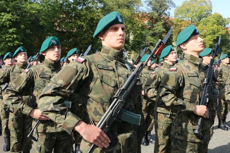 Przysięga wojskowa podchorążych Akademii Wojsk Lądowych 2019