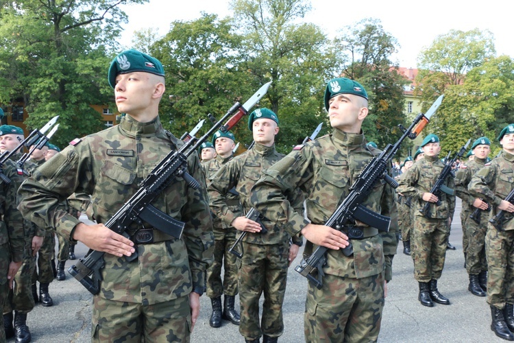 Przysięga wojskowa podchorążych Akademii Wojsk Lądowych 2019