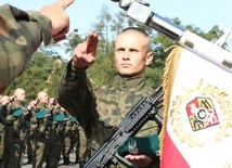 Armia polska rośnie w siłę. Podchorążowie złożyli przysięgę
