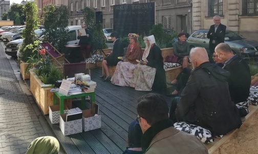 Katowice. Otwarto pierwszy w mieście parklet