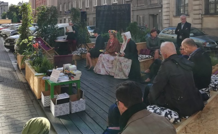 Katowice. Otwarto pierwszy w mieście parklet