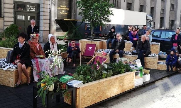 Katowice. Otwarto pierwszy w mieście parklet