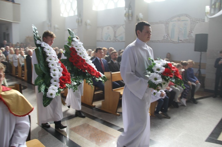Mikołajowice. Konsekracja ołtarza