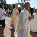 Mikołajowice. Konsekracja ołtarza