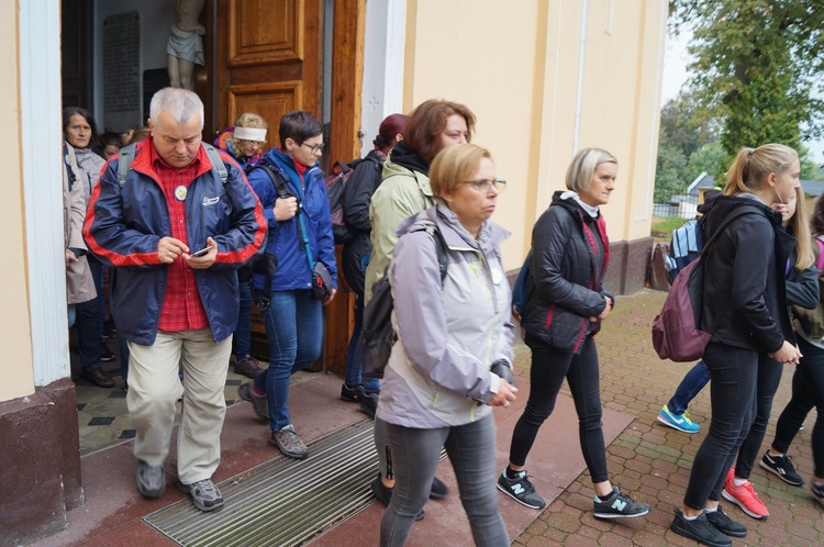 Pielgrzymka katechetów z Mszczonowa do Lutkówki