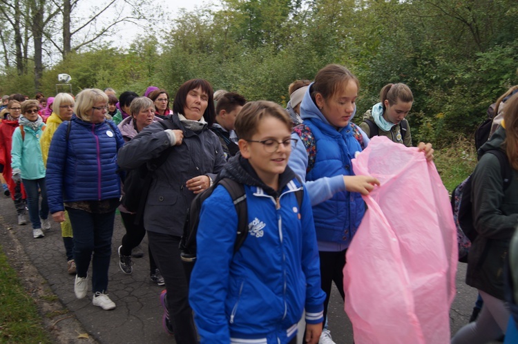 Pielgrzymka katechetów z Mszczonowa do Lutkówki