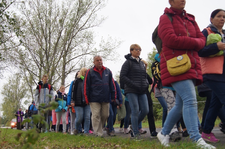 Pielgrzymka katechetów z Mszczonowa do Lutkówki