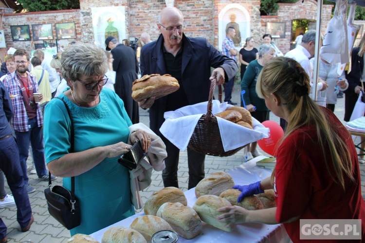 Akcja "Kromka chleba dla sąsiada" i Niedziela św. Franciszka w Jaczowie