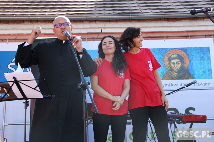 Akcja "Kromka chleba dla sąsiada" i Niedziela św. Franciszka w Jaczowie