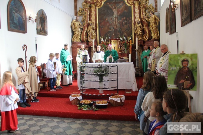 Akcja "Kromka chleba dla sąsiada" i Niedziela św. Franciszka w Jaczowie