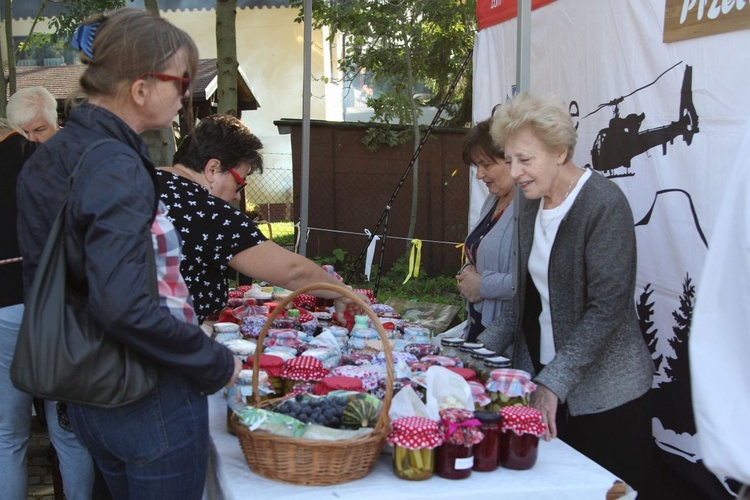 1. Festyn parafialny "Dach z serca" na os. Polskich Skrzydeł w Bielsku-Białej